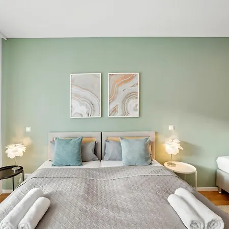 아파트 Sali Homes R3 - Cozy Retreat By Roter Main River