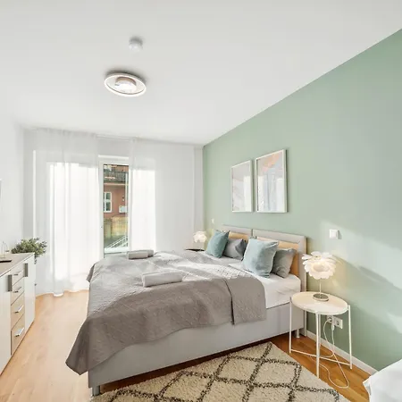 아파트 Sali Homes R3 - Cozy Retreat By Roter Main River