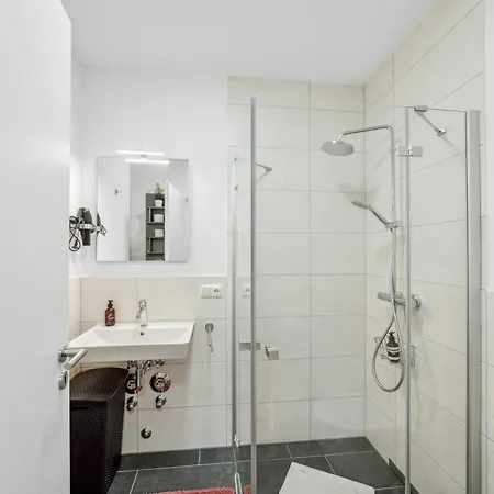 Sali Homes R3 - Cozy Retreat By Roter Main River Apartment Bayreuth